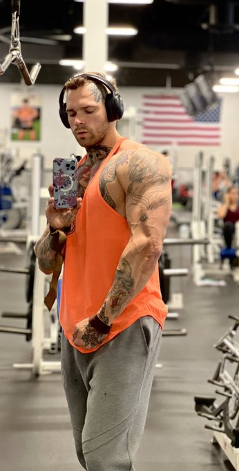 4 more days until the jay cutler classic in Vegas! I&rsquo;ll be competing in mens physique novice, open. I&rsquo;ll<a href="/tag/mvsales"class="tags"><span>#mvsales</span></a><a href="/tag/mvboys"class="tags"><span>#mvboys</span></a>