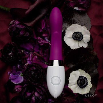 OutletSex's tweet photo. Feeling the #selflove at https://t.co/ehR8apSAkL with @lelo_official 💜 #flower #diy #toytime https://t.co/025MktW82U