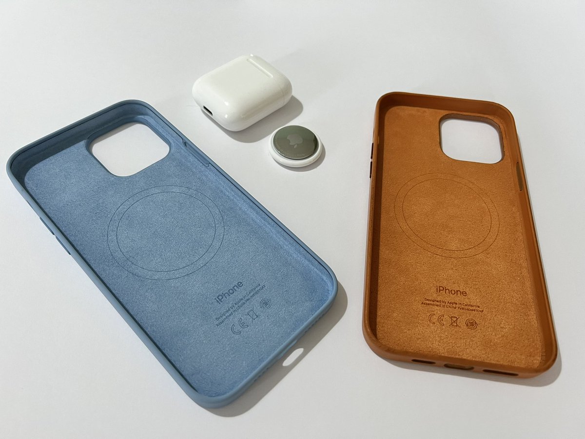 JMarcus93's tweet photo. From Autumn (Fall) ๐ to Spring ๐ณ. Absolutely love this Blue Fog case ๐ This and the brown leather. Top tier. #Apple #iPhone #PhoneCase #Case #Spring #BlueFog #MagSafe https://t.co/AlY1rIl0KC