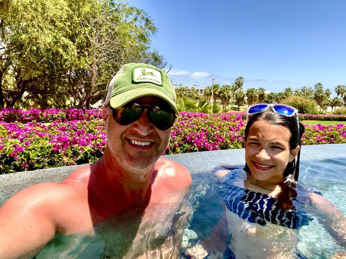 david_swinford's tweet photo. Definitely enjoying Spring Break in Old Mexico (probably more like middle aged Mexico, but seriously who verifies this stuff.?) https://t.co/OAVhkXfGYY