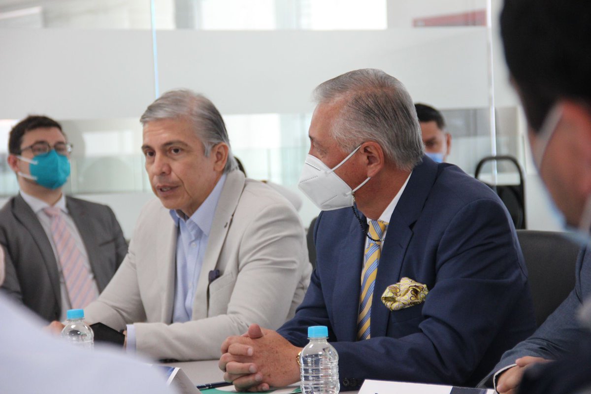 mauricio_salem_'s tweet photo. En una reunión con directivos de #MastercardEcuador se definieron detalles para lo que será la tarjeta de débito @BanEcuadorBP en beneficio de nuestros clientes.
Este es otro paso del #GobiernoDelEncuentro y del presidente @LassoGuillermo para reducir la brecha digital 👏🏻💪🏻🇪🇨 https://t.co/59F6UZGP3F
