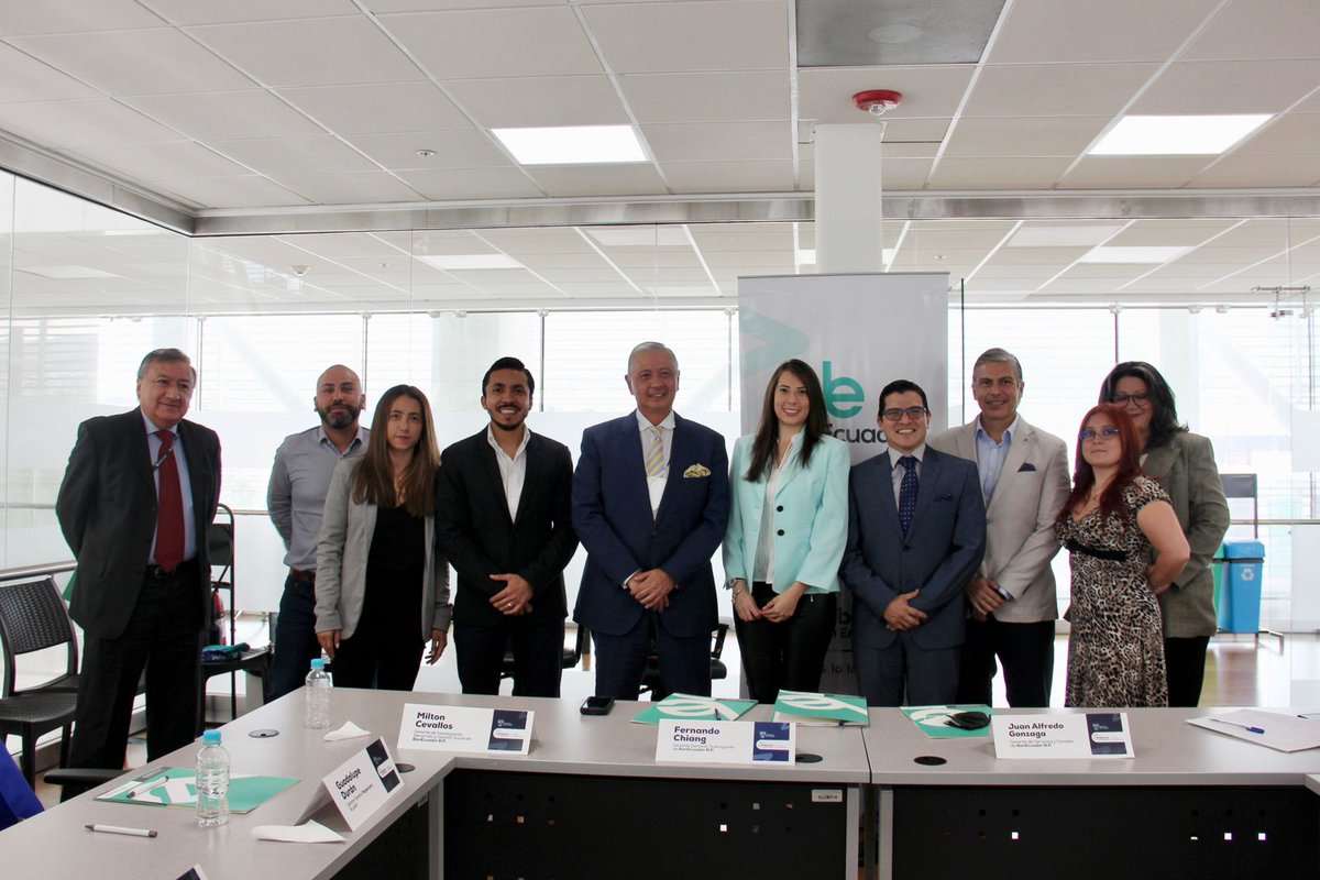 mauricio_salem_'s tweet photo. En una reunión con directivos de #MastercardEcuador se definieron detalles para lo que será la tarjeta de débito @BanEcuadorBP en beneficio de nuestros clientes.
Este es otro paso del #GobiernoDelEncuentro y del presidente @LassoGuillermo para reducir la brecha digital 👏🏻💪🏻🇪🇨 https://t.co/59F6UZGP3F