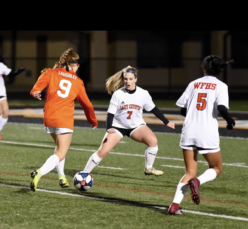 Gosset41's tweet photo. Helluva career @AshlynLaughley 1 of the best the FTW area has seen &amp; the best scorer in Aledo program history

- School record 115 career goals
- 278 points
- At least 24 goals in all 4 seasons
- Newcomer of the Year
- 2x District MVP
- Offensive MVP
- Multiple all-state awards https://t.co/YOuBzPkQyM
