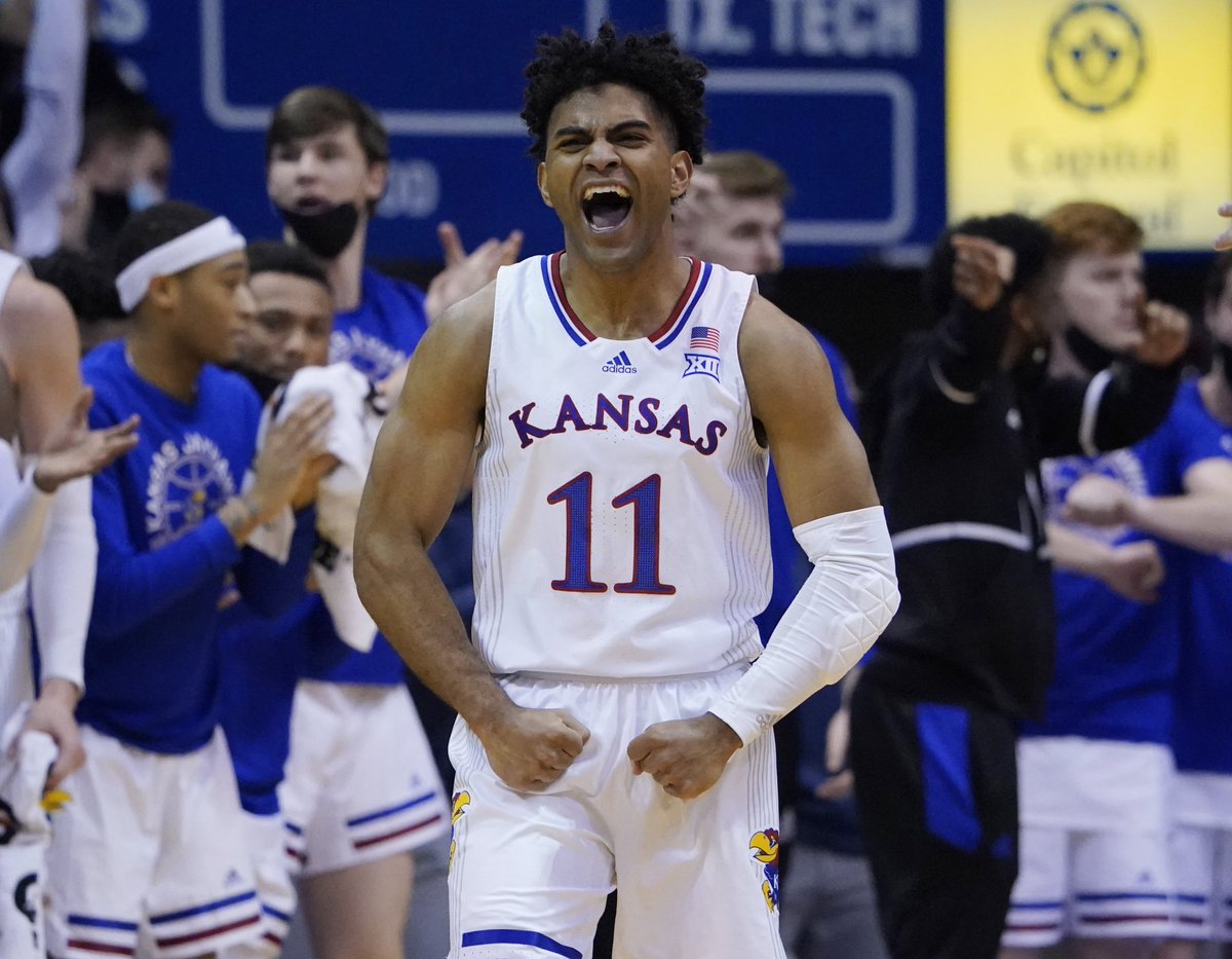 ngmauctions's tweet photo. CONGRATULATIONS to the #Kansas #Jayhawks #2022NationalChampions! 

My @BovadaOfficial Account Thanks you! 👏👏👏👏👏👏👏

#FinalFour #FinalFour2022 #NationalChampionship #Kansas -4 #KansasvsUNC #Kanthony #basketball #TheHobby #Touchdown #SportsCards #RockChalk #kansascityjayhawks https://t.co/YJaDZW7ABc