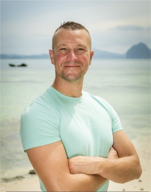 Drazelight's tweet photo. Jean-Philippe qui revient pas à cause de ses chevilles qui enflent, c'est la meilleure vanne de la saison #KohLanta https://t.co/am5SXHe0yY
