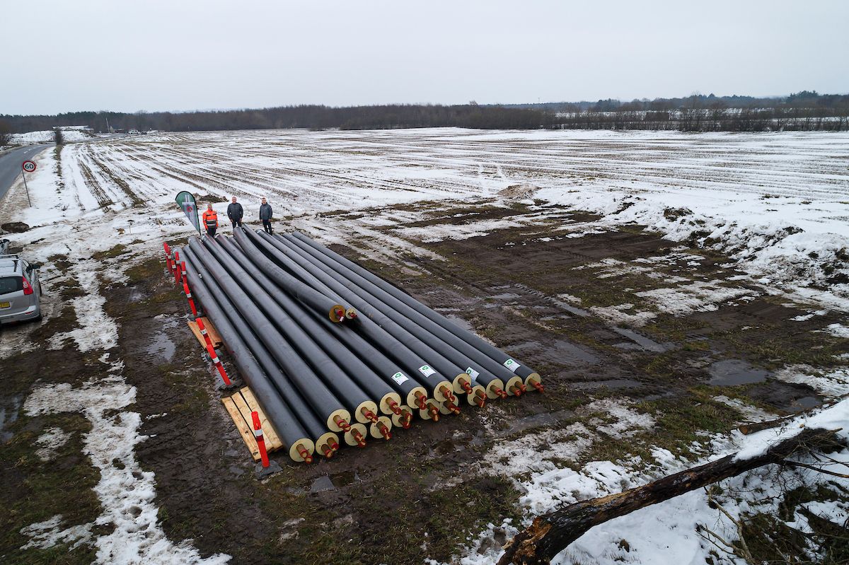 LOGSTORGroup's tweet photo. Vi er stolte leverandører af Grønne rør til et nyt boligområde på 100 byggegrunde i Hjørring, Højene Øst.
Ved at vælge kapperør med eksternt genbrugsplast fremfor ny produceret plast kan vi spare op til 9 tons CO2.
#HjørringVarmeforsyning #kingspan #logstor https://t.co/6sAEAGPb6z