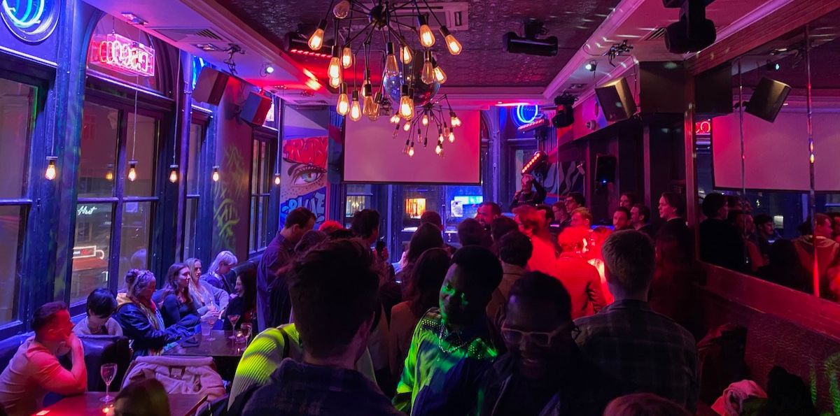 Raindance's tweet photo. Want to meet indie #filmmakers and #filmlovers around the globe?
Looking to find a team to work on your next project, volunteer your services for some set time? Reserve your spot for our upcoming #BoozinNSchmoozin at #RubyBlue London 👇
https://t.co/BKnkTPzV08 https://t.co/c1oqgkgxgt
