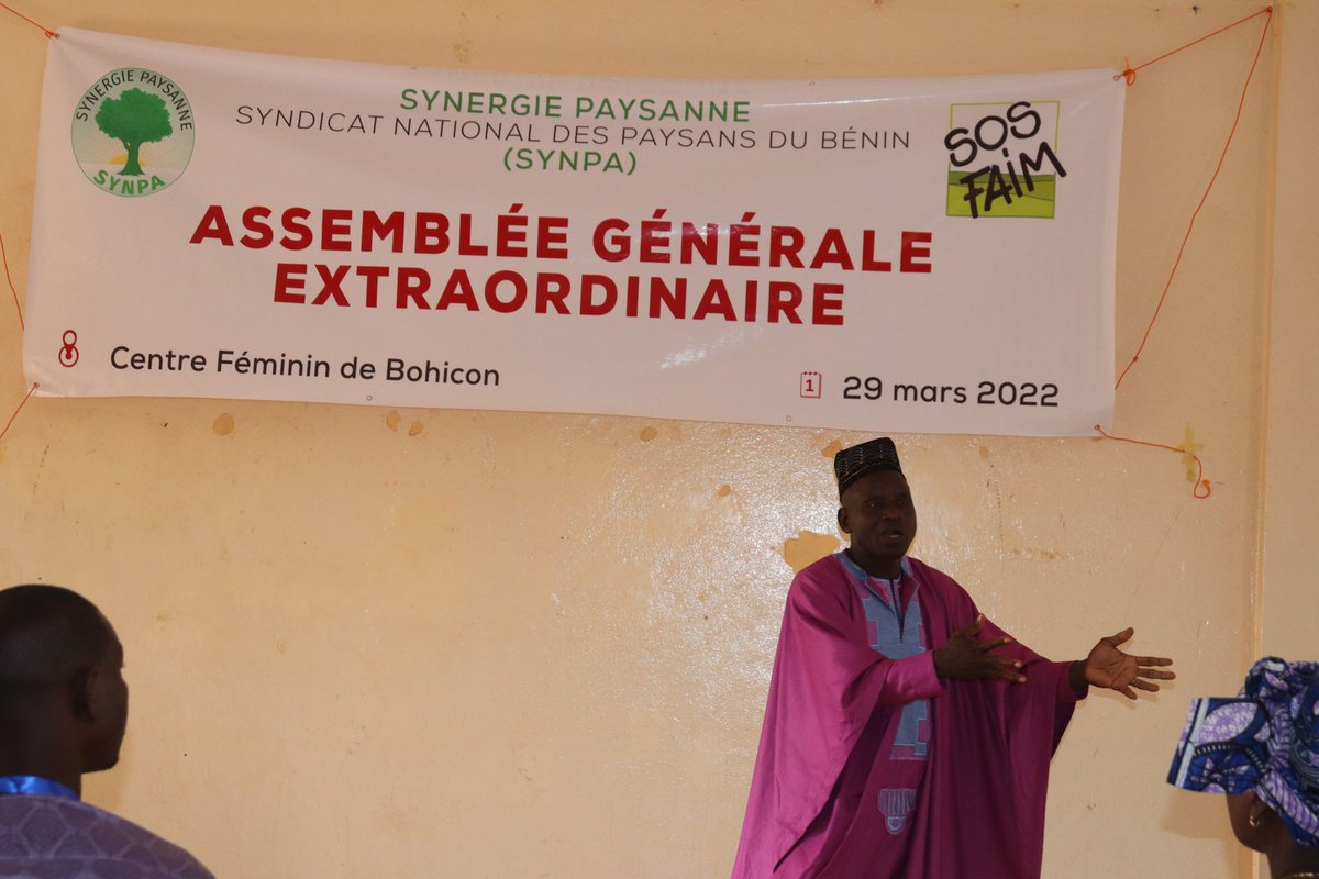 SPaysanne's tweet photo. Synpa a organisé ce 29/03/2022 dans les locaux du Centre Féminin de Bohicon, une Assemblée Générale Extraordinaire pour toiletter ses textes fondamentaux et prendre des décisions importantes à la bonne gouvernance en son sein. Remerciements à @sosfaimluxemboug
#wasexo #Bénin https://t.co/mndcAaNg24