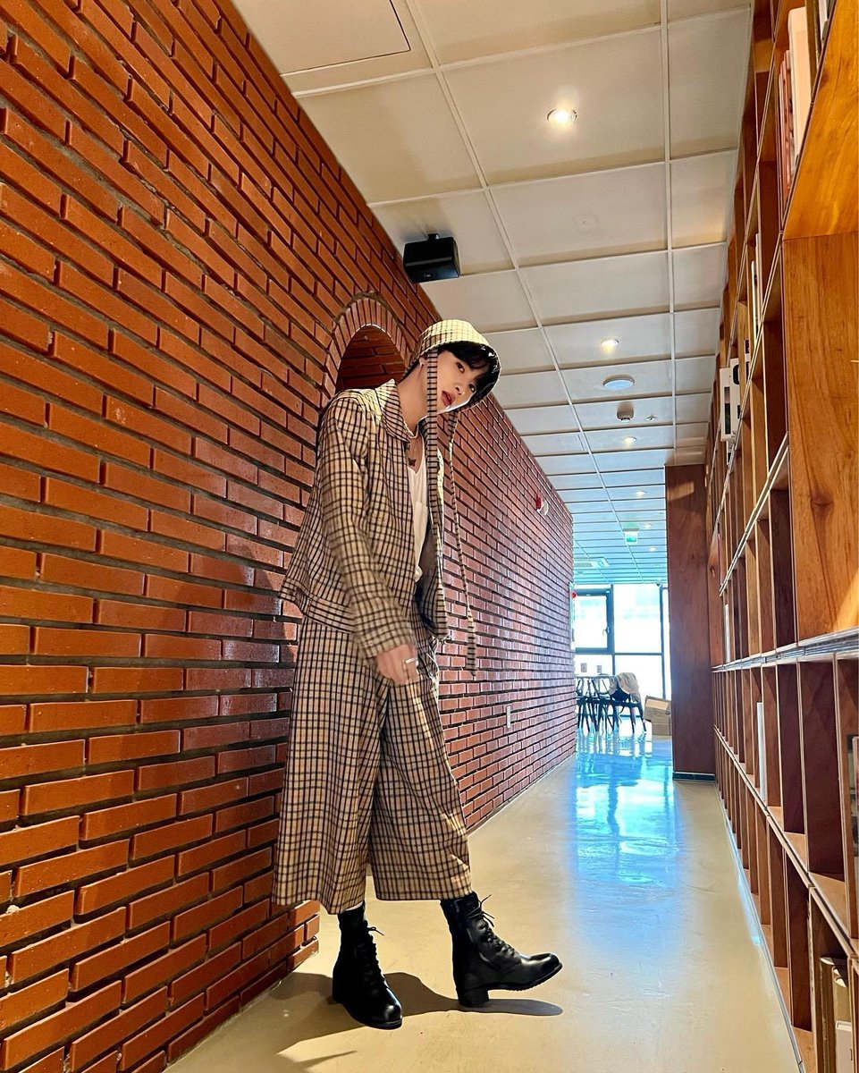 up10tionpr's tweet photo. Instagram — 220402 — Xiao

“Beautiful clothes.” 

#UP10TION #업텐션 @UP10TION 

cr. xiao personal ig https://t.co/8GlpZJ3sPD