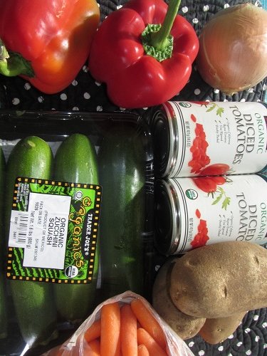 LifestyleSoln's tweet image. Blended vegetable soup is a healthy soup with blended vegetables that are double blended at the start and end of production! No cream base means there are less calories!
buff.ly/2HwQDT8

#Soup #Vegetarian #VegetableSoup #Vegetables #HealthySoup #SoupRecipe #Recipe #Food