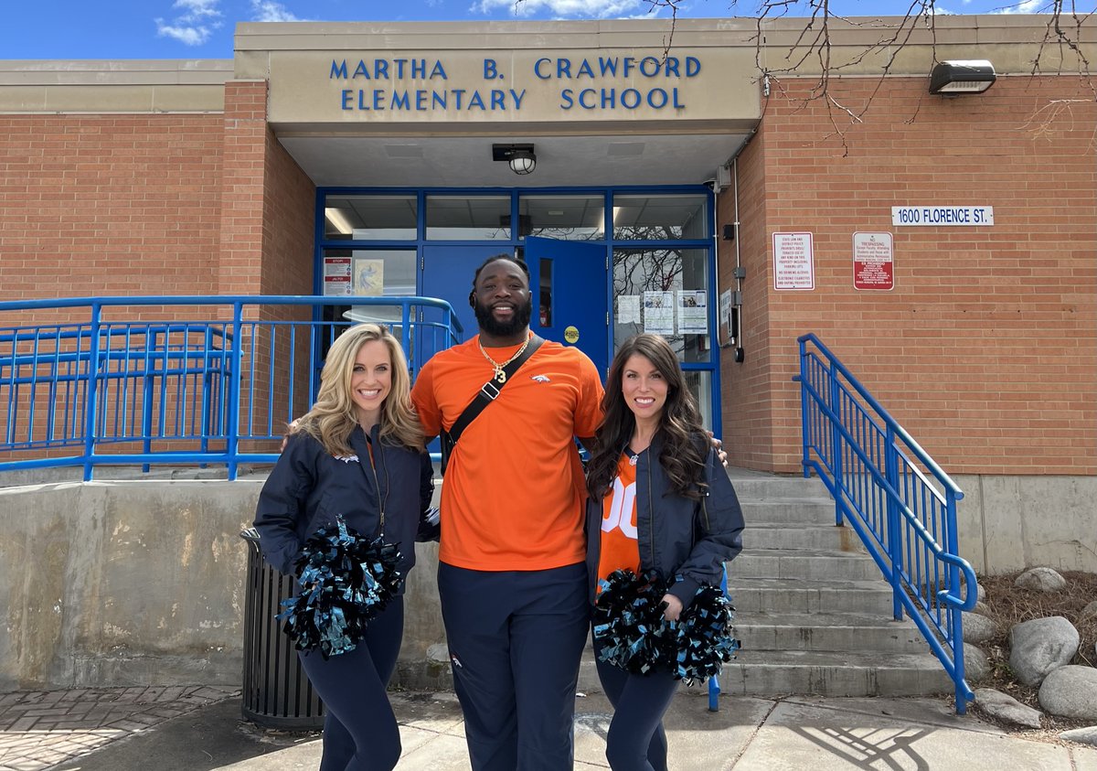 BroncosOffField's tweet photo. Thanks to Crawford Elementary School for hosting @BroncosCheer and @So_Splash for a @Playworks indoor recess visit today!

@Broncos Charities has committed to providing multi-year funding to support @PlayworksCO programming in 30+ @aurorak12 elementary schools 👏 https://t.co/sTilRNby87