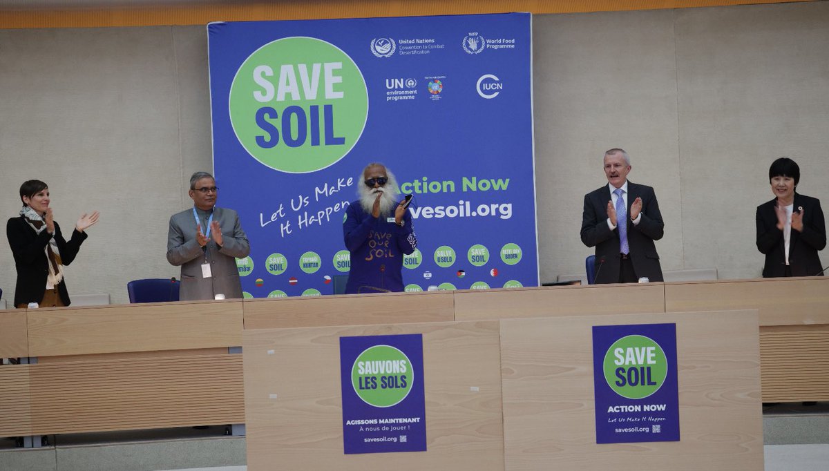 IndiaUNGeneva's tweet photo. Today @IndiaUNGeneva was honoured to host @SadhguruJV at @UNGeneva for an inspiring interaction with members of  Indian community &amp; the diplomatic community in Geneva,raising a powerful call for #SaveSoil campaign
@IUCN_forests @WHO @SDGLab @ishafoundation 
#AzadiKaAmritMahotsav https://t.co/o4AgHhk6Lq