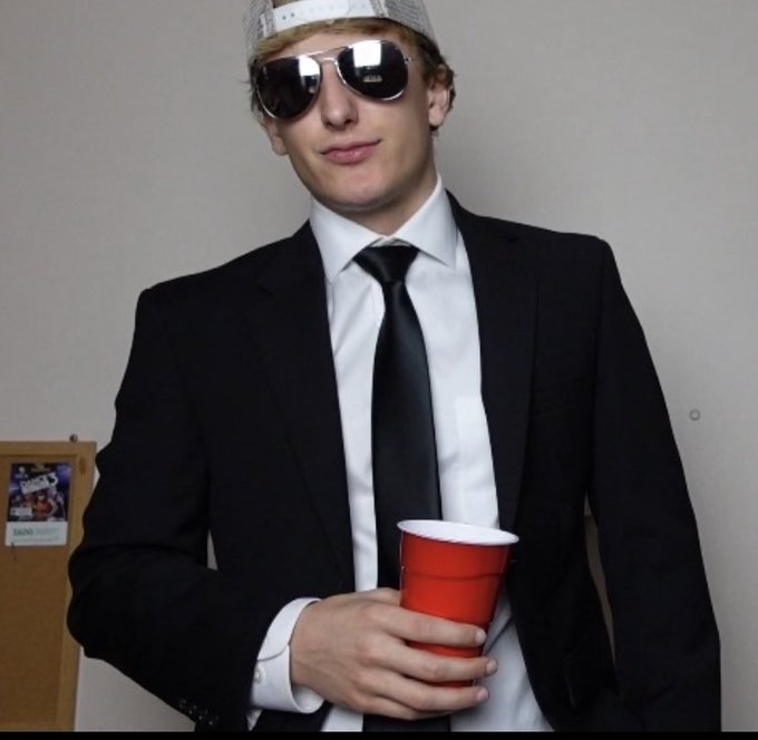 RT if you wanna go to Prom with me https://t.co/lr7CyXYUQP