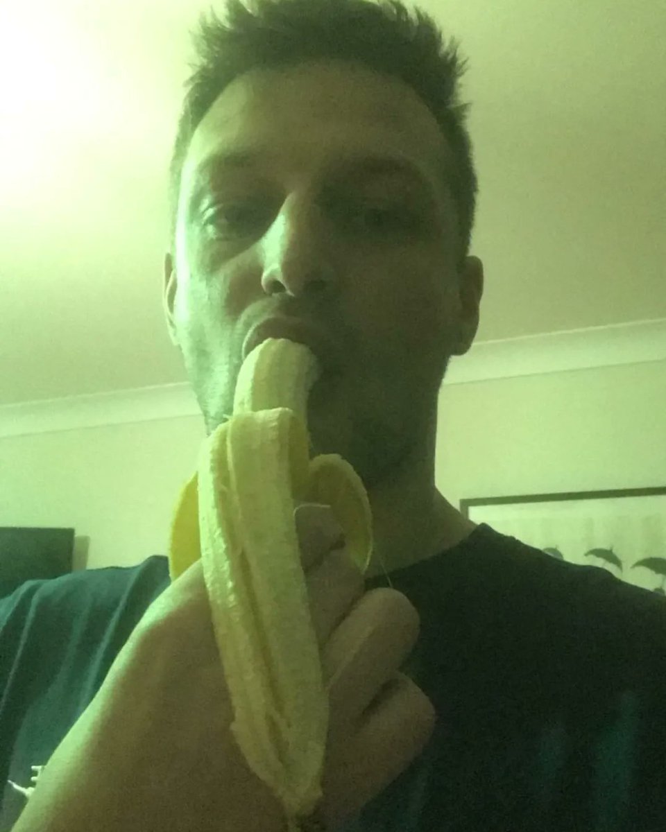 GTRuns_CC's tweet photo. Meet the team! 🏏 

Name: Philip Martell 
Position: Chairman 

Strengths: travelling the world without getting lost, deep chats after half a pint and taking worldies at slip.

Weaknesses: sealing the deal, blue balling women, batting the overs, considered the third best Martell! https://t.co/LxXUOCMF08