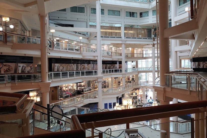 stevedresner's tweet image. Big news from #Baltimore. An initial agreement today for a new owner to take over #HarborPlace at the waterfront. Opened in 1980 and nat’l landmark, renewed interest for a “bigger and better” property soon to be operated by MCB Real Estate. #newlook @WTOP