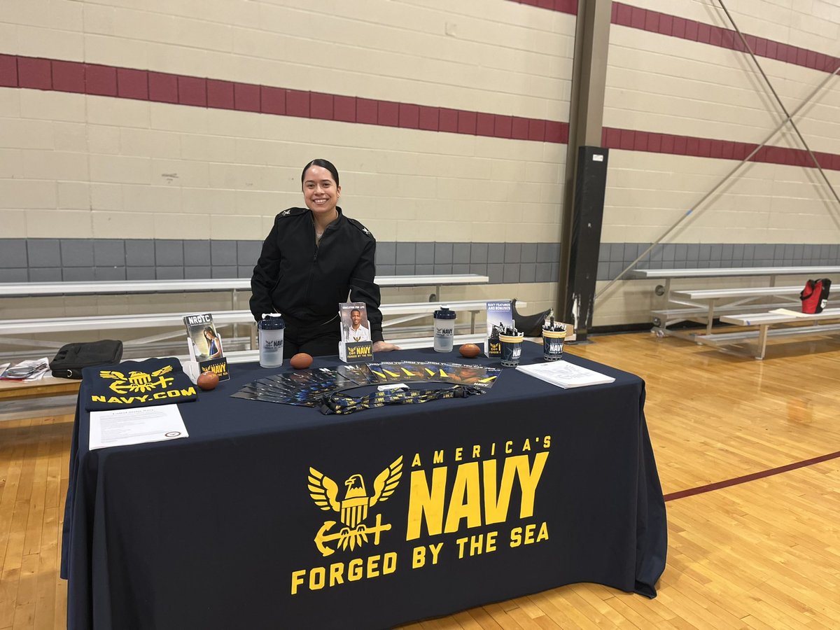 MSCS_CCTE's tweet image. YOU GET A JOB AND YOU GET A JOB!👇🏽Thanks to all the companies who participated in our GST Job Fair at @KHSFalcons today! #CCTEReadyGrad