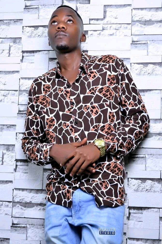 BugwereSexport's tweet photo. TUNE IN THIS SATURDAY ON BIG FM 97.6
KING ASUMAN en #BUGWERE'https://t.co/tsAf8Gd4pI 
TALKING ABOUT BUGWERE ISSUES.
It will be streamed live on bugwere at heart Facebook https://t.co/IHVX9iSgfr