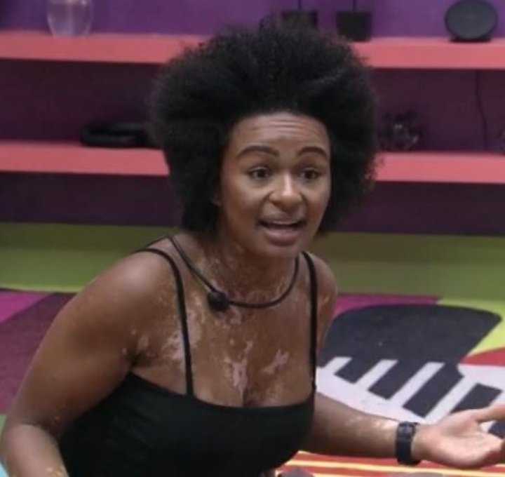 EuToIndiginado's tweet photo. Gustavo é tão foda que consegue ser sarcástico ao mesmo tempo que fala umas verdades na cara da insuportável da Natália.
Isso só deixa ela ainda mais sem argumento e berrando sem parar

#BBB22 #RedeBBB https://t.co/wnR9ONvKEp