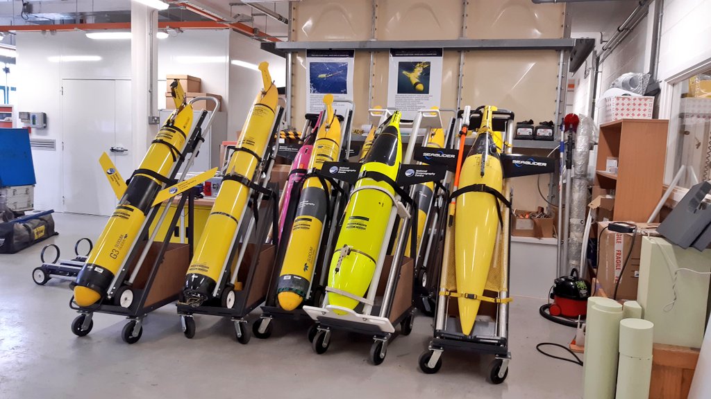 EBurford1's tweet photo. Wonderful visit to @NOCnews today. It was facinating to see the #marine #science up close👀🌊 And of course meet the iconic #BoatyMcBoatface🤩 Thank you for having us! #oceanography @NERCscience https://t.co/aAb5Q080cm