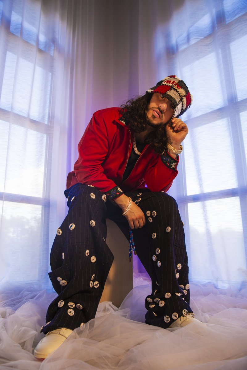 russdiemon's tweet photo. cover boy https://t.co/yRYRC8nxsz