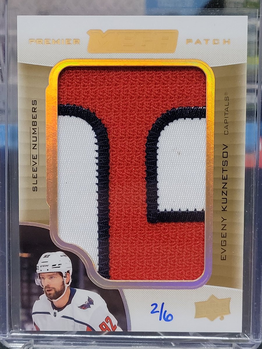 FlyingVCards's tweet photo. 20-21 @UpperDeckHockey #Premier continues to deliver π₯
Thanks to all who jumped into #FlyingVCards #GroupBreak #645! Here were the hits from this one.
#ShowYourHits #PullingFire #BreakWithTheV #UpperDeckHockey #IlyaSorokin #JasonRobertson #Canucks #MegaPatch #RPA https://t.co/9BOlUnbB9j