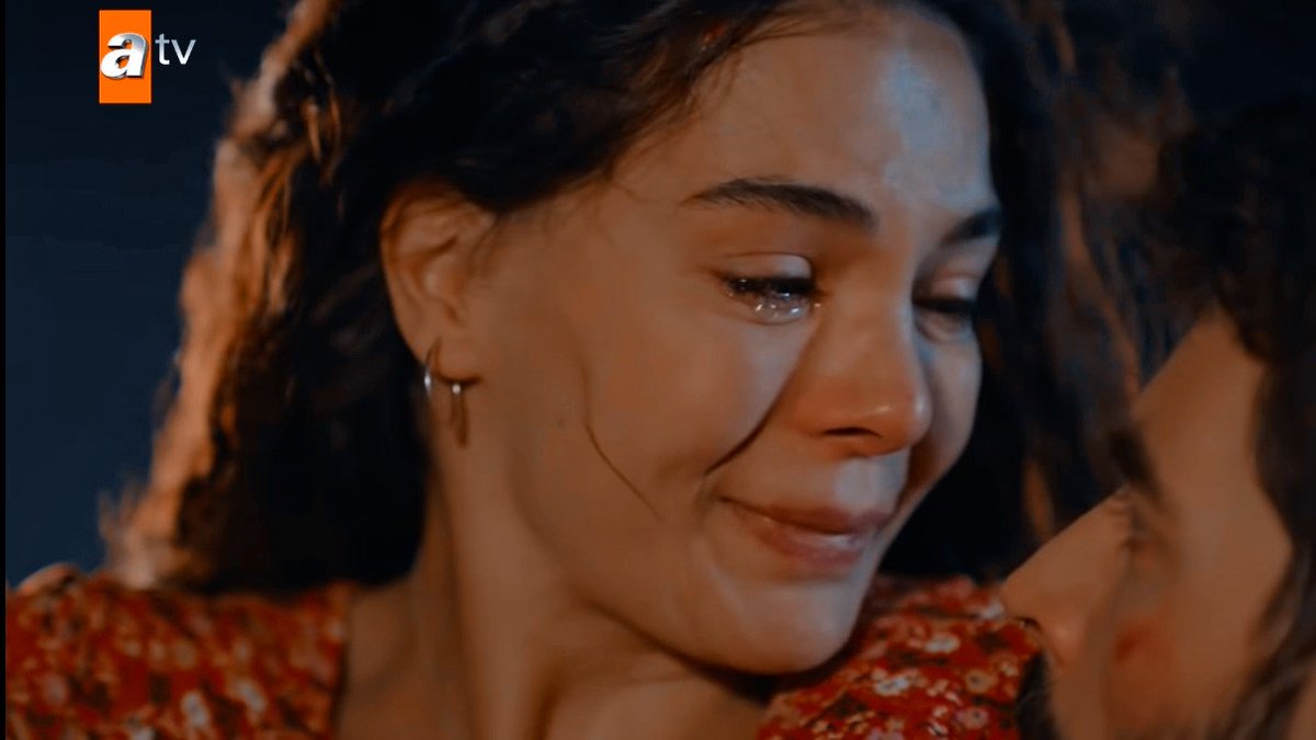 ReyyanArg's tweet photo. @MiranArg ♡♡♡

SI SALTAS YO SALTO #Hercai https://t.co/QYakwkvFh9
