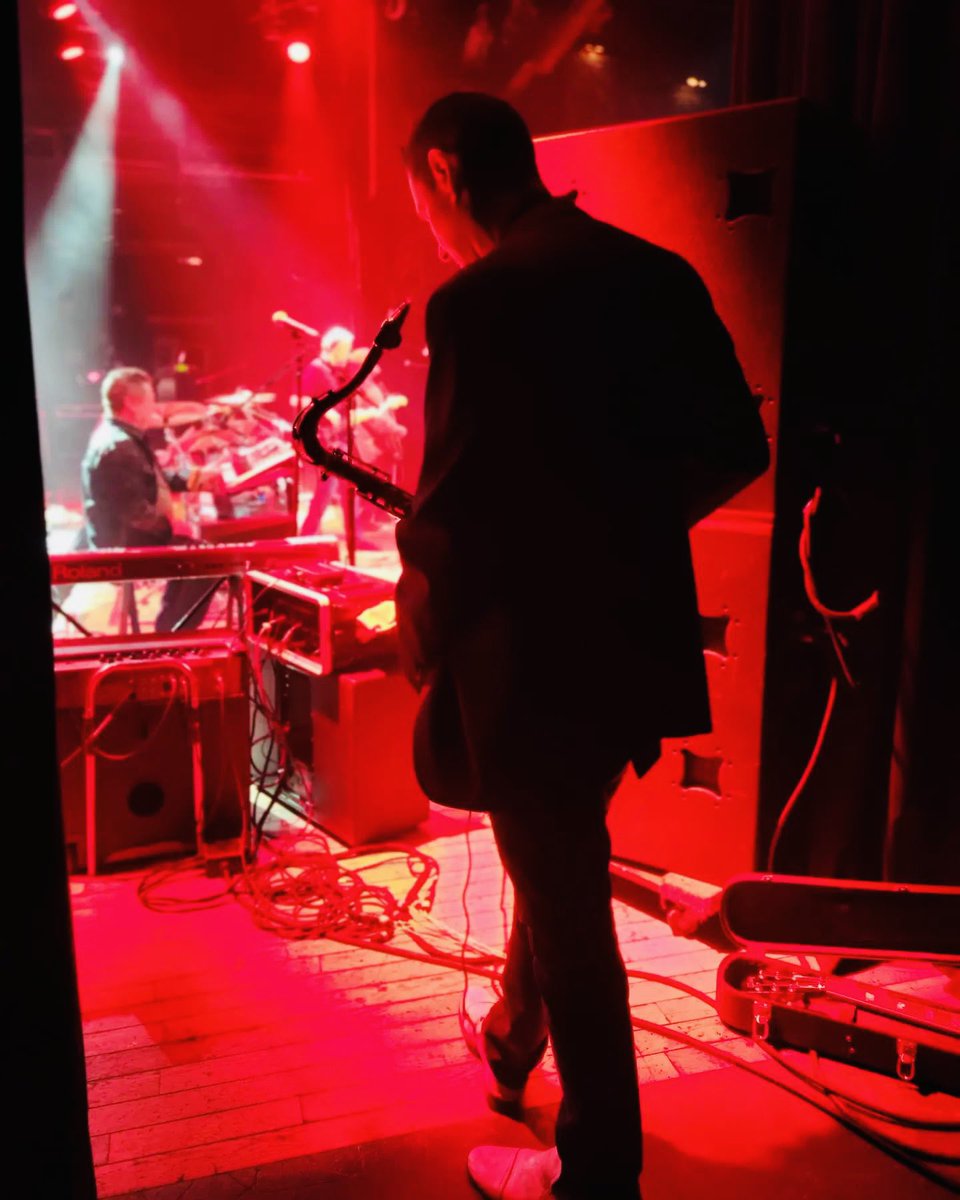 MatthewAlecJazz's tweet photo. @HOBCleveland behind the scenes with FOURNR: The Premiere Foreigner Tribute, part uno
#fournr #matthewalec #hobcleveland https://t.co/SQR3xRhcNL