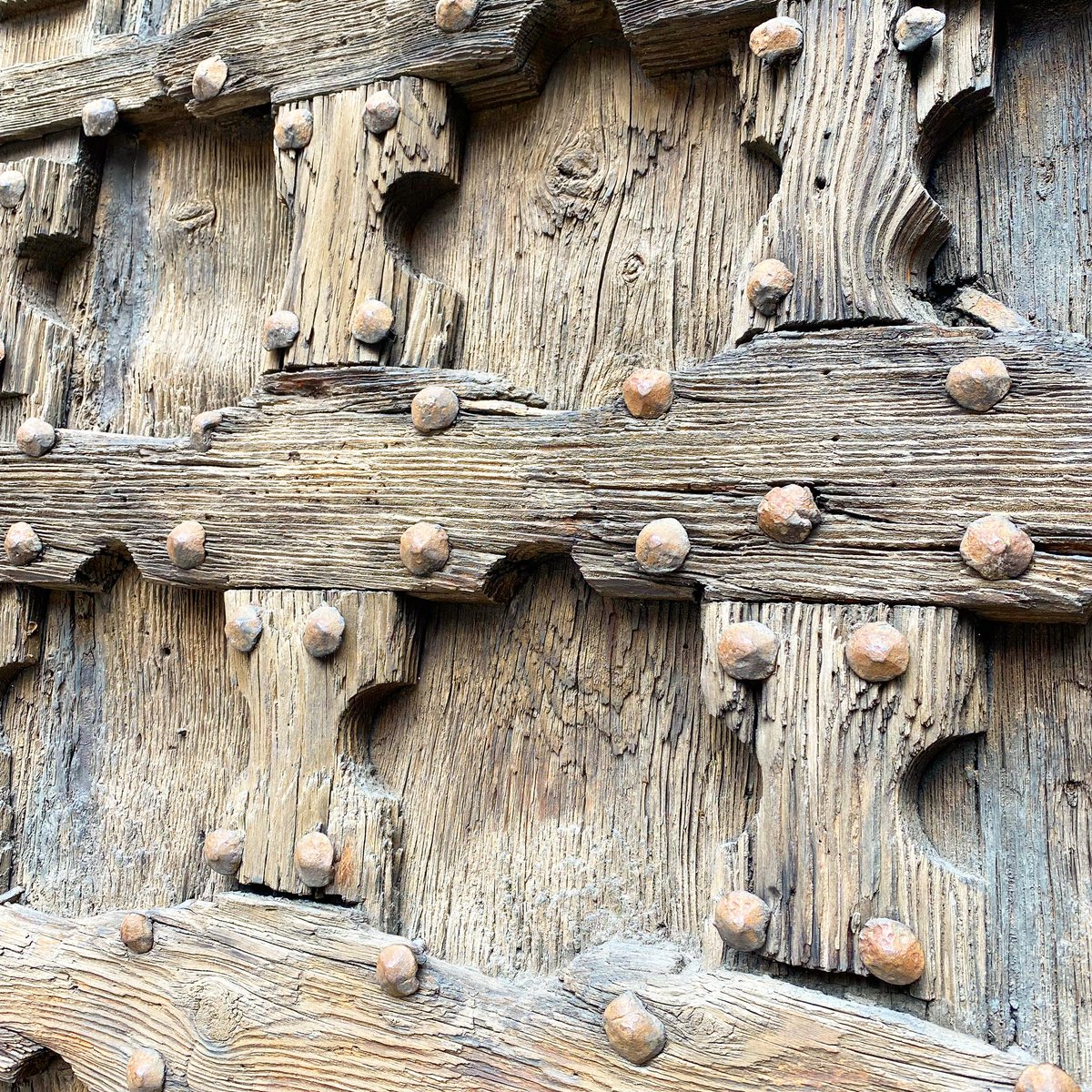 It’s all in the details…
#365daysofwine
#travel #photography #travelwriter #instatravel #travelgram #travelblogger #wanderlust #passportready #ilovetravel #winetravel #winedestinations #wine #verona #architecture #design