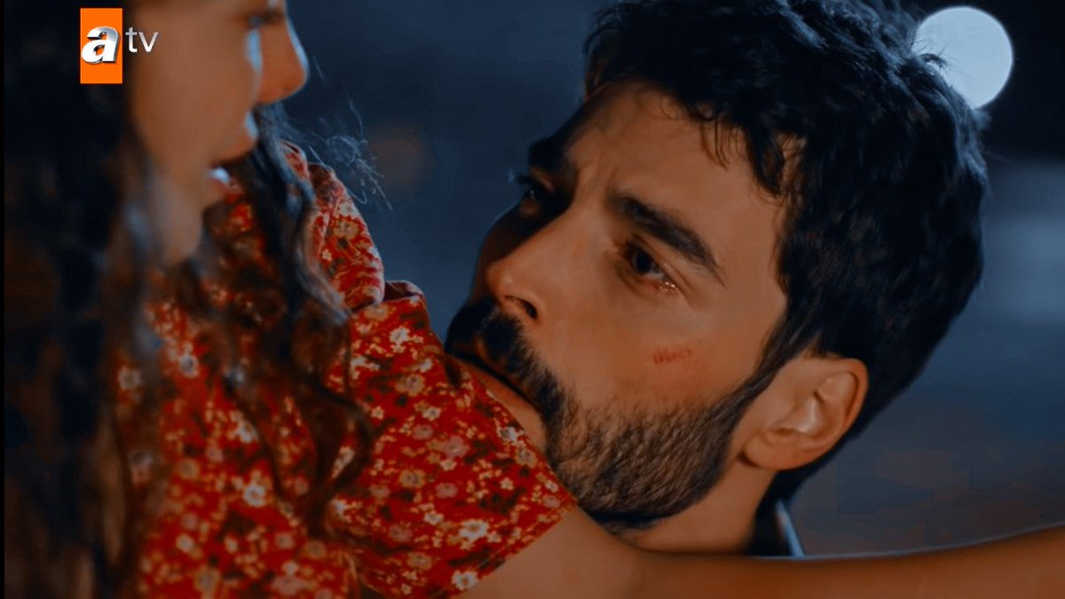SerkanBolatArg's tweet photo. Esperé tanto esta escena ♡

SI SALTAS YO SALTO #Hercai https://t.co/Ii1xX7U8eg