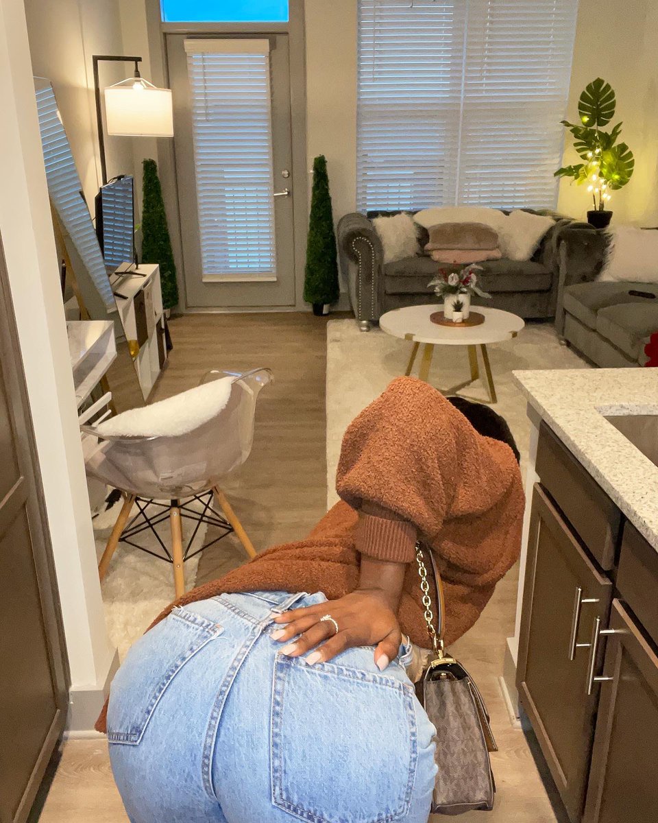 darkskinnedhera's tweet photo. Bend &amp; Snap https://t.co/EzPory1rDK