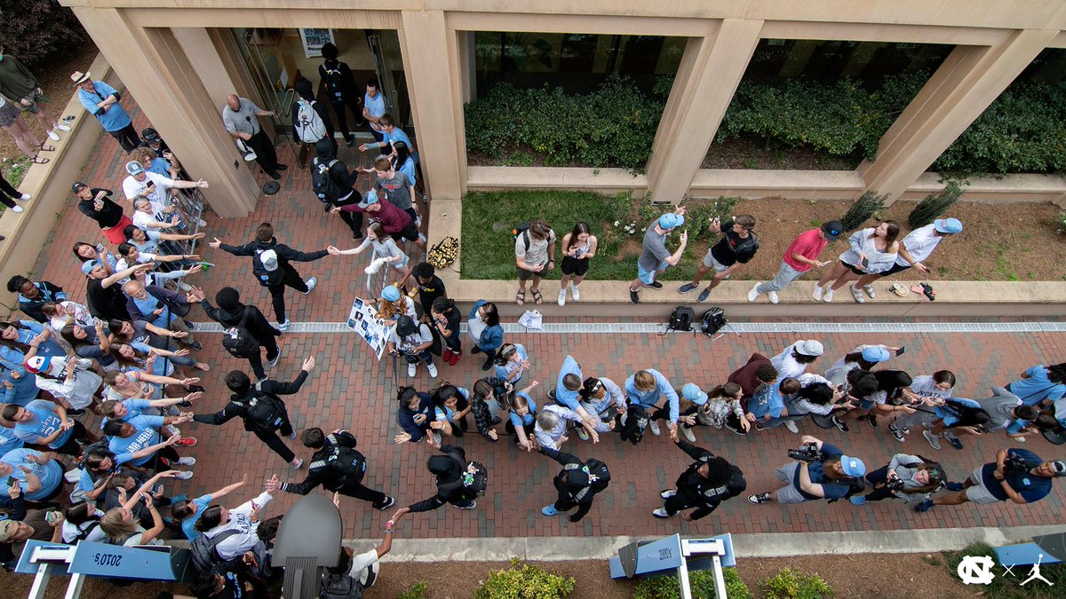 All love for <a href="/UNC_Basketball/">Carolina Basketball</a> &amp; our fans 💙

#GoHeels x #CarolinaFamily