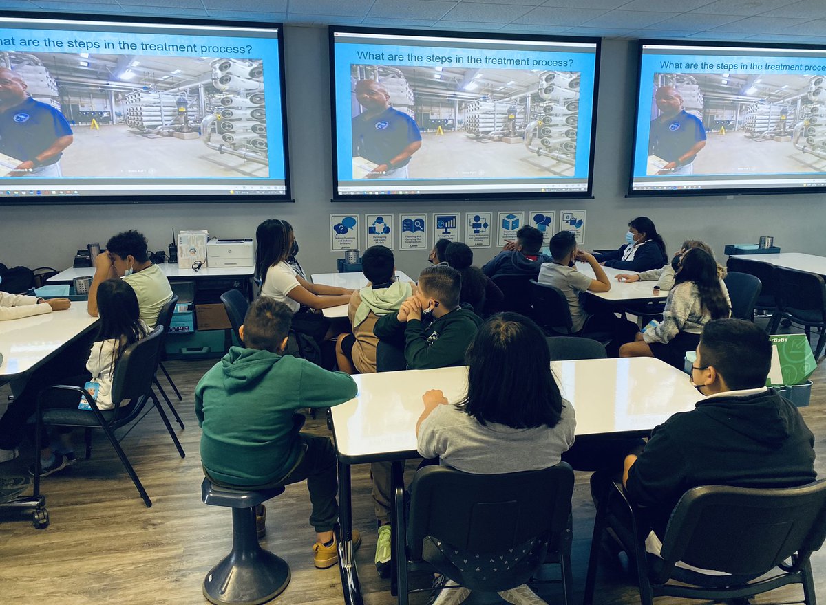 CV_HydroSt's tweet photo. Students from @LomaVerdeSchool learning more about the water treatment process from Water Treatment Plant Operator, E.B. #HSLearns https://t.co/oo2mbhDO4K