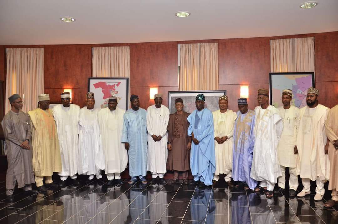 SpeakerZailani's tweet photo. Earlier today I joined His Excellency @elrufai and other Dignatories to Recieve Alhaji Bola Ahmed Tinubu and his delegation on a Condolence Visit to Kaduna State.

We thank him and we pray the Almighty take him back home safely.

AMEEN https://t.co/HvLmDBFWVY