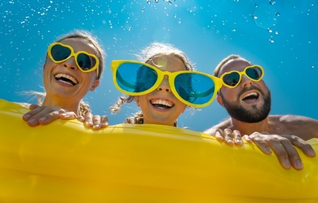 CastCoverz's tweet image. Who’s looking forward to SPRING BREAK? Whether you’re home-bound recovering from surgery or a broken bone or planning a fun family vacation, CastCoverz! has some tips and tricks to make the best out of it. bit.ly/35z3YeU #SpringBreakTips