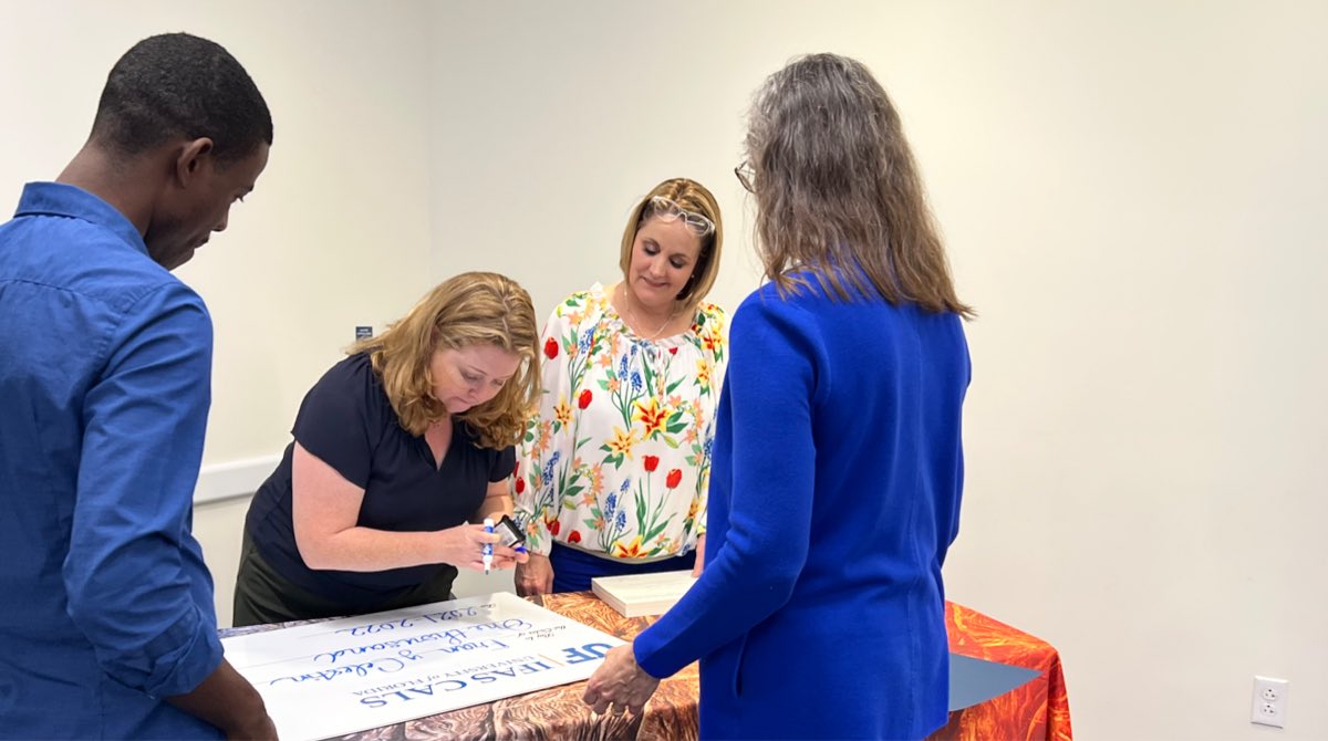 We have enjoyed celebrating our CALS scholarship recipients this afternoon. Congratulations to all of the 2021-2022 scholarship recipients! 🐊💵