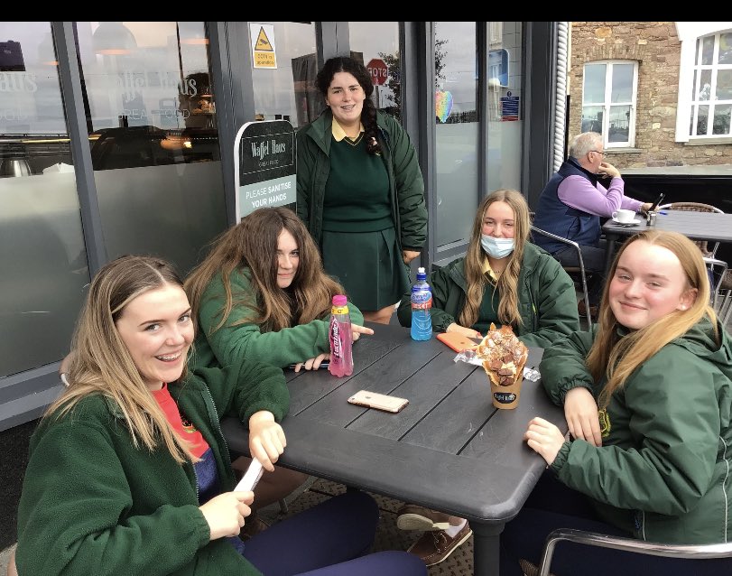 DeutschPrez's tweet photo. Ms.Maher’s 2nd year German class @PresWex discovered that learning directions, Gebäude und Geschäfte can be so much fun! Wir haben einen Stadtbummel gemacht #Wexford und natürlich finished it off with a visit to das WaffelHaus 🧇 🍫 #deutschesEssen  sehr lecker 👌 #deutschlernen https://t.co/x8lNU4AciP