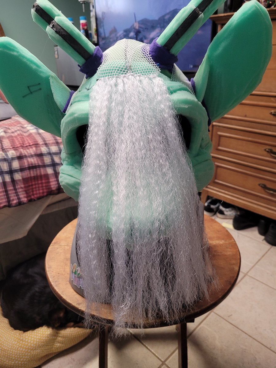 arms_birds's tweet photo. Working on Emi's hair while I wait for fur to arrive. Working with wefts is tedious but extremely satisfying!!

#fursuitmaker #fursuit #furry https://t.co/4uvakKl2Oi