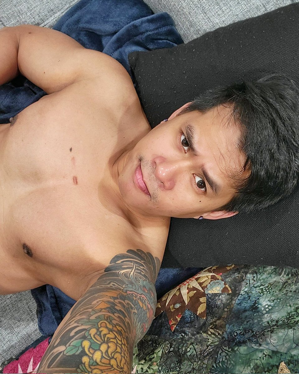 MrMildlyOffBeat's tweet photo. Me after finishing my to do list. #musclecub #Gaymer #LGBTQIA https://t.co/JSIiJgF4Nl