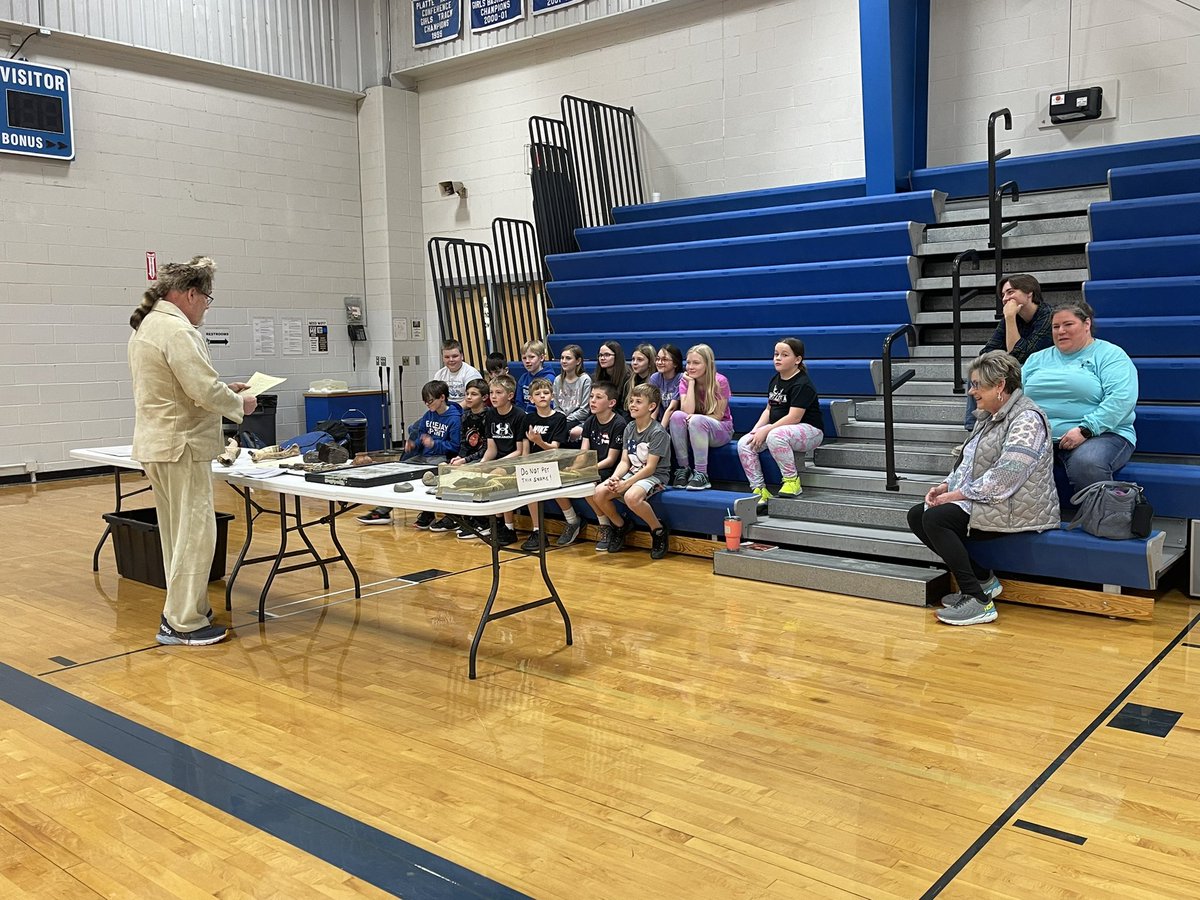 NEN5thgrade's tweet photo. Thank you to Bill for coming in and presenting on Native Americans! We enjoyed learning more and seeing your collection! We also loved @bozzymoto80’s Native American cookie recipe from her 3x great grandma! https://t.co/63vHWKGQeh