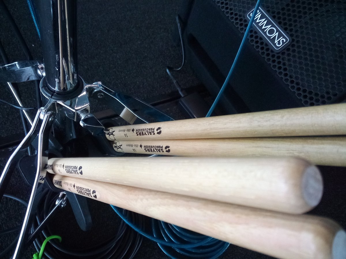 DPattersonMusic's tweet photo. On the electronic drum pad this afternoon with @MysteryLovesCo at IAH airport for the Harmony In The Air performing arts program.
#drummer #giglife #electronicdrums #salyerspercussion #motionprodrumthrones #strikemultipad #harmonyintheair @SalyersPerc @Alesis #dannypattersonmusic https://t.co/uqeV01uE2C