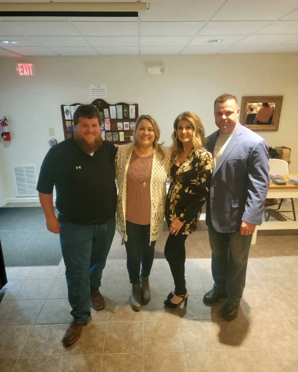 I rocked my shirt from <a href="/21pineshirtco/">21 Pineapples Shirt Co.</a> opening a show with <a href="/lindadavismusic/">linda davis</a>. Go grab you a shirt and support a great cause💙🖤👊

#beagoodhuman #downsyndromeawareness