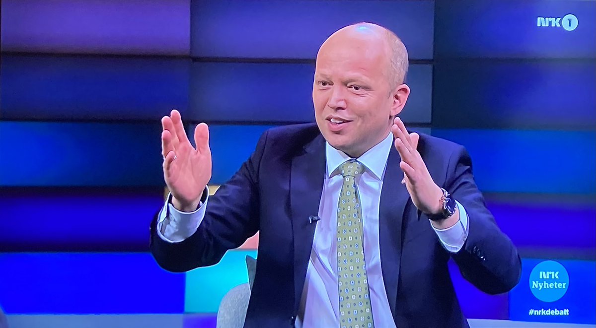 FrodePleym's tweet photo. «Vi skal videreutvikle oljeindustrien», sier Trygve Slagsvold Vedum på #nrkdebatt , dagen etter den nye klimarapporten. 

Det gjør Vedum og andre fossilpolitikere i maktposisjoner til «the truly dangerous radicals». https://t.co/kxvPDbbfwt