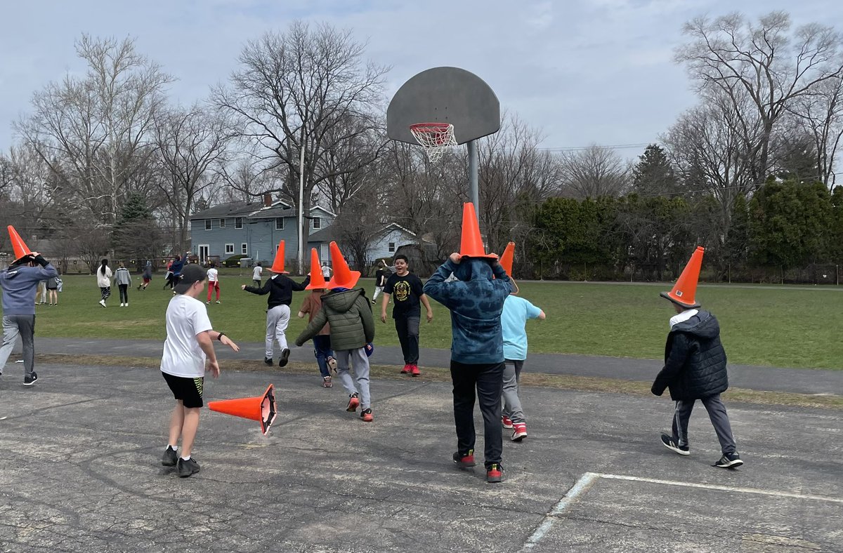 Spring shenanigans at recess. 5th grade gnomes worked hard on their IAR tests this morning and enjoyed some fun at recess. <a href="/LangesMatt/">Elmwood Eagles</a> <a href="/msjanetpark/">Janet Park, NBCT</a> <a href="/FordonskiStines/">Melissa Stines</a> <a href="/SarahStock19/">Ms. Stock</a>