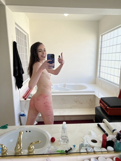 Brooke Johnson✨’s pics and videos