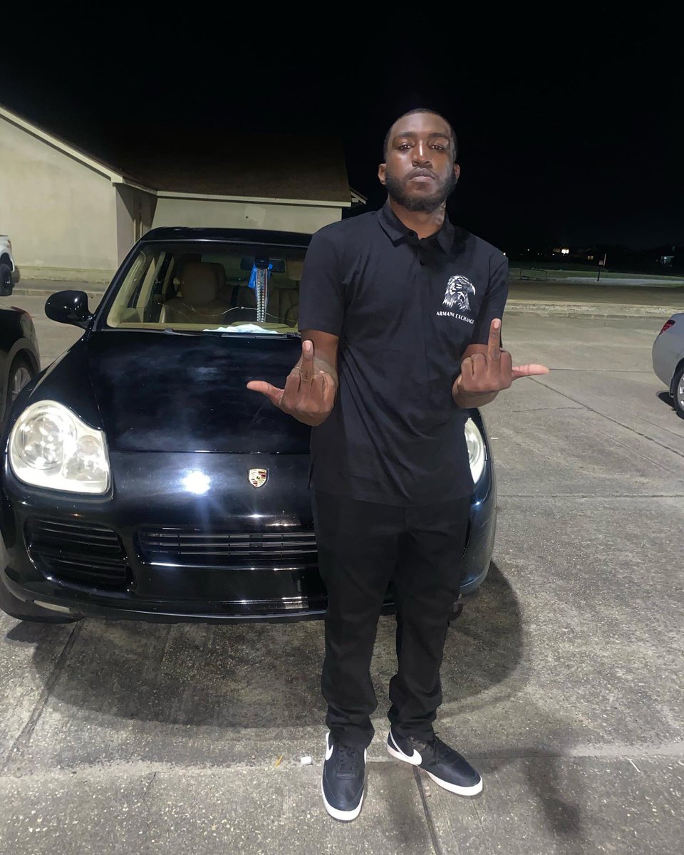 Hk_kayy's tweet image. No love in these streets etha eat or get eaten #LOYALONE #Westside #diamondinarough