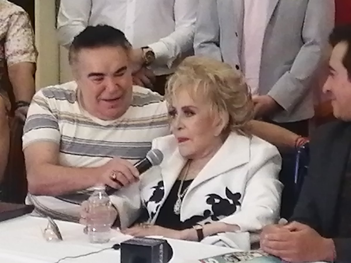 Doña Silvia Pinal.. Tremenda.
Inagotable...