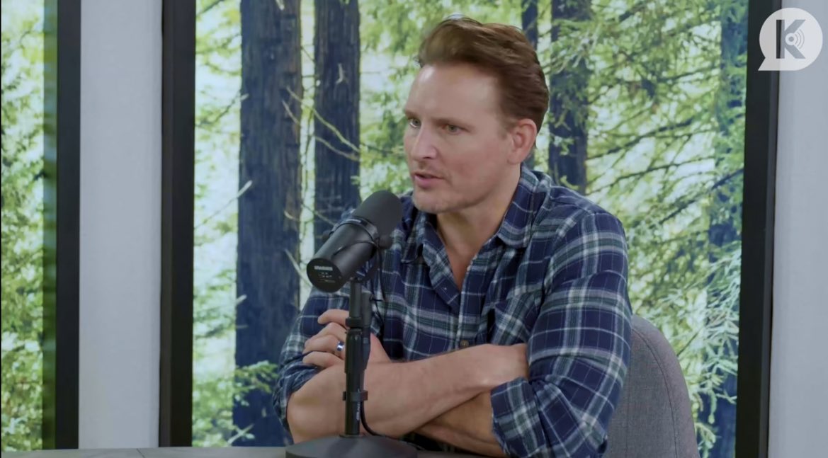 bellaxkristen's tweet image. A: “Kristen just got engaged…”

P: “She got an oscar nomination. Kristen got an Oscar nomination!”

A: “She got an Oscar nom? Holy crap! Omg, that’s amazing! Wow.”

P: “Yeah, well deserved, well deserved. SO proud of her.”

Ashley Greene and Peter Facinelli on Kristen Stewart✨