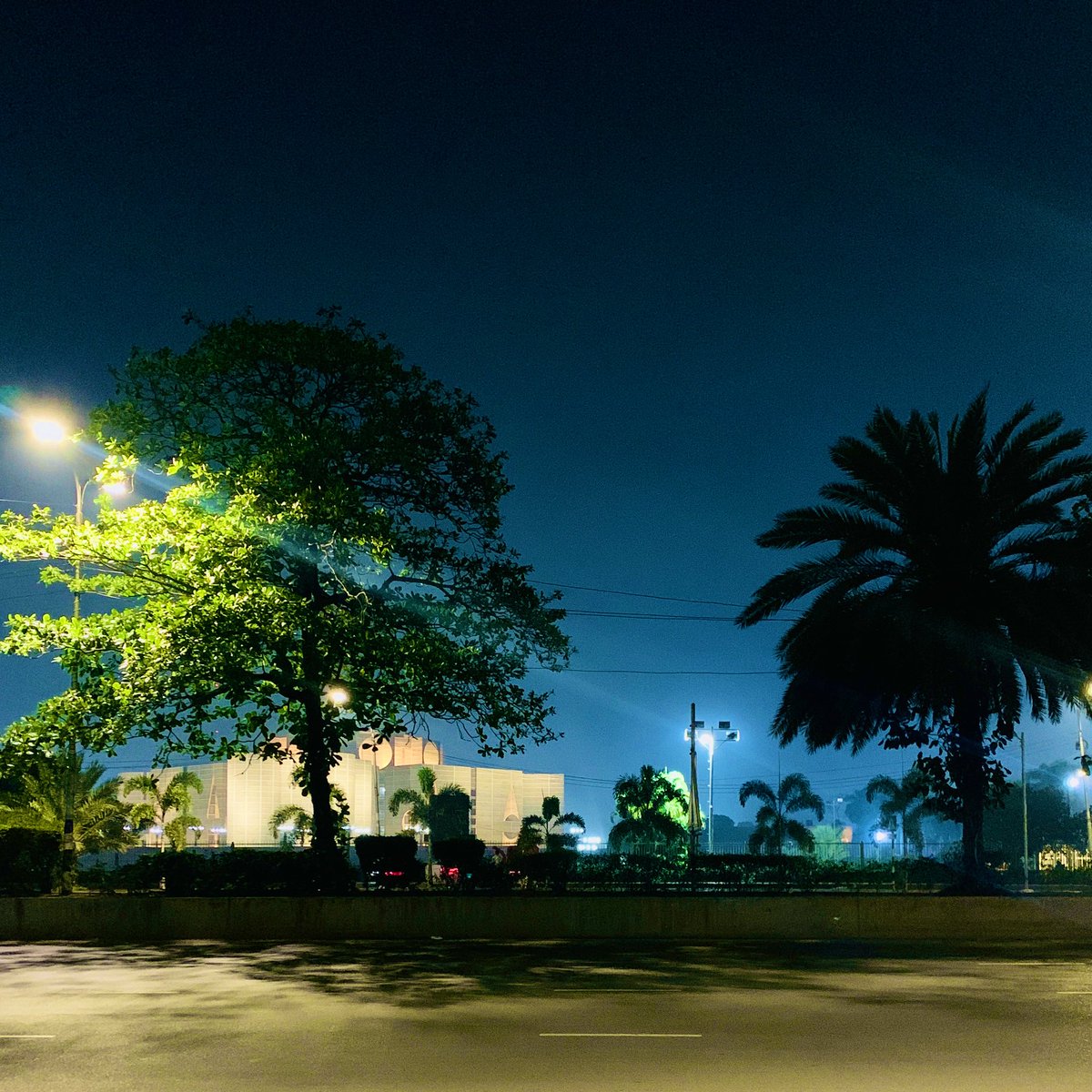insniloy's tweet photo. Absolute late night beauty. Such calm quiet and pleasant weather. 
#Nightdrive #CoffeeLover https://t.co/yQJxU7Ks8O