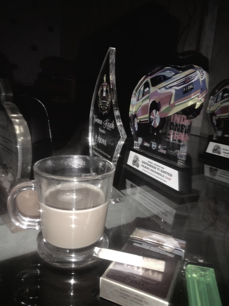 Setelah sahur jangan hilap ngopi gaes siateh biar siang nya nggak ngopi dei da dosa aisia tapi kumahasia ketang:((

-wilujeung_sahur_baraya