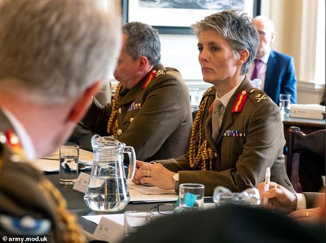 TheNorskaPaul's tweet photo. Married mother-of-two becomes highest-ranked female officer in history of #BritishArmy Major General Sharon Nesmith will be promoted to Lieutenant General.
She will be the first woman to hold the rank, highest currently used &amp; she joined #RoyalCorpsofSignals in 1992. https://t.co/upjseCg4BY